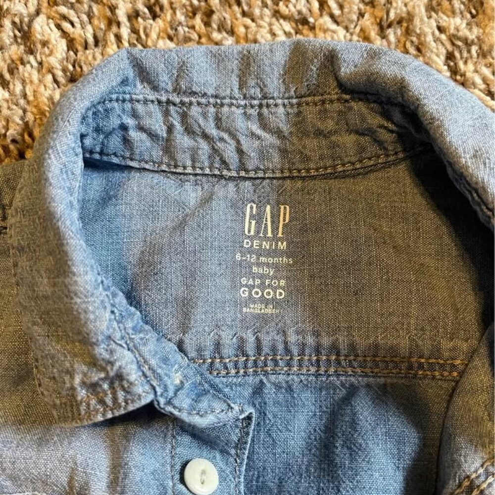 Gap Denim button down - Picture 2 of 2